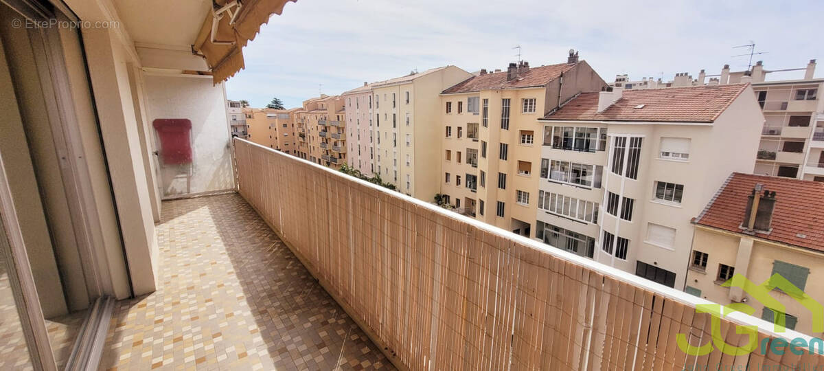 Appartement à HYERES