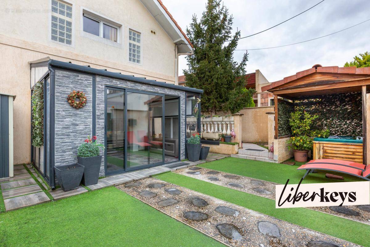 Maison à VAULX-EN-VELIN