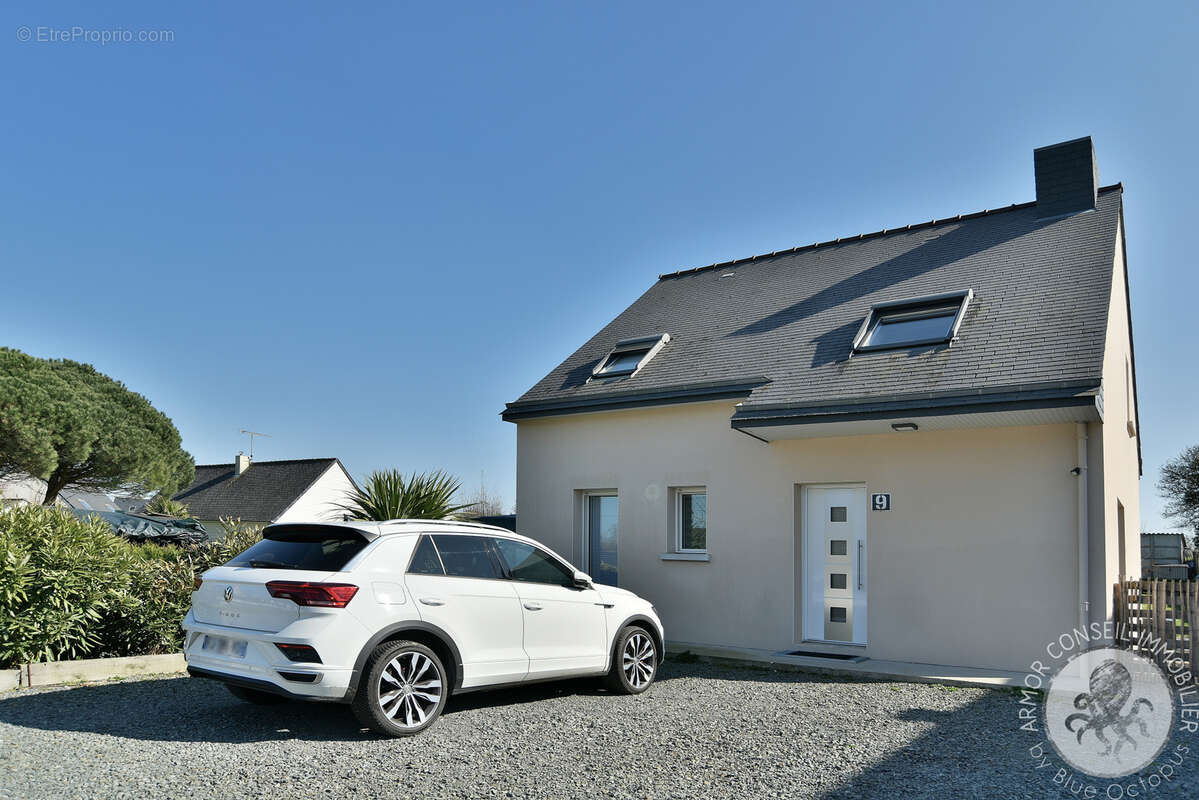 Maison à SAINT-JACUT-DE-LA-MER