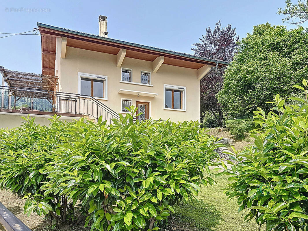 Maison à ONNION