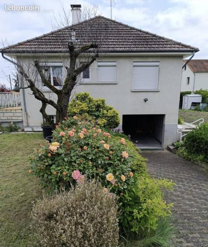 Photo 1 - Maison à PERIGNAT-LES-SARLIEVE