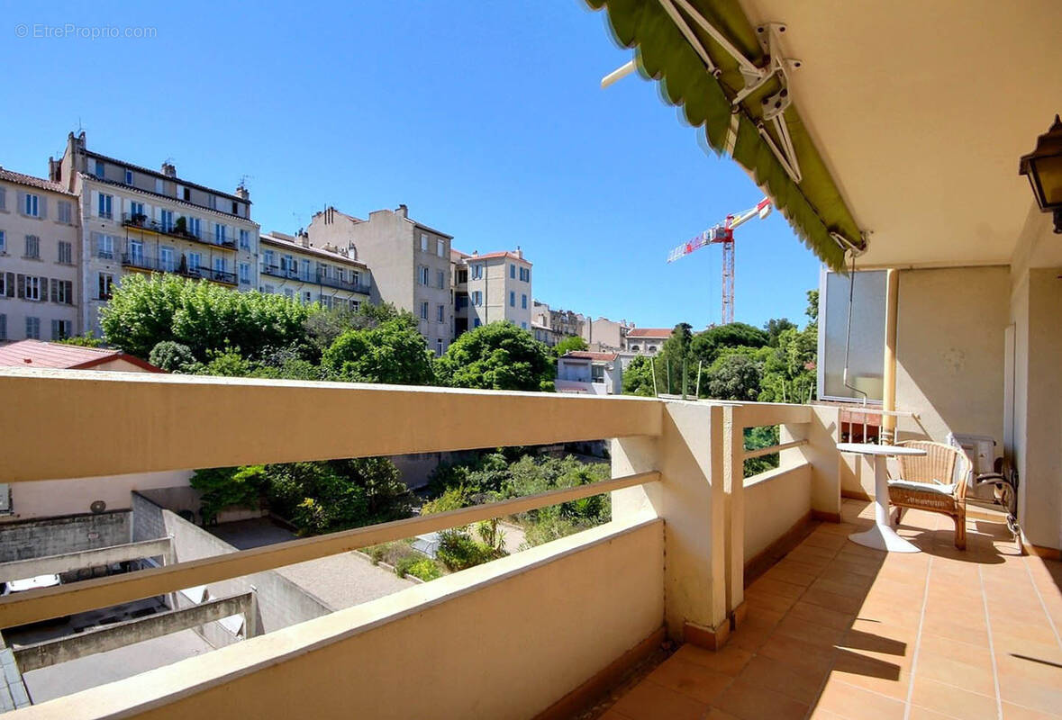 Appartement à MARSEILLE-6E