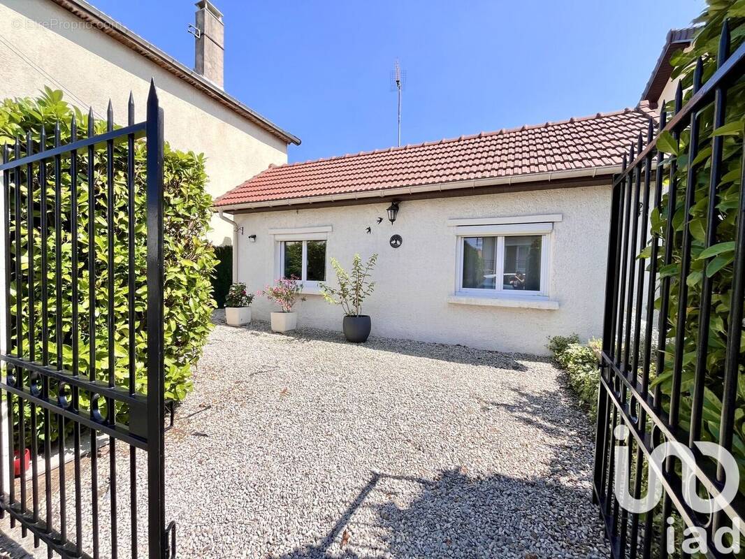 Photo 1 - Maison à VIGNEUX-SUR-SEINE