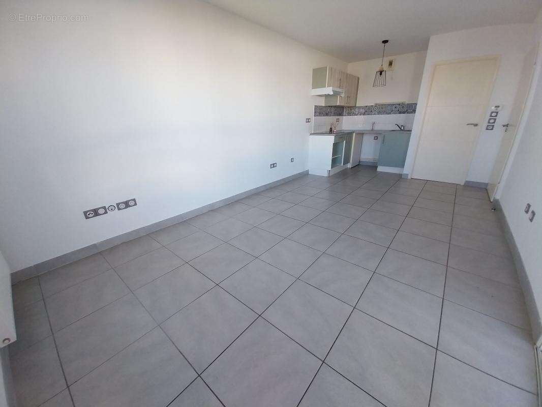Appartement à MAUGUIO