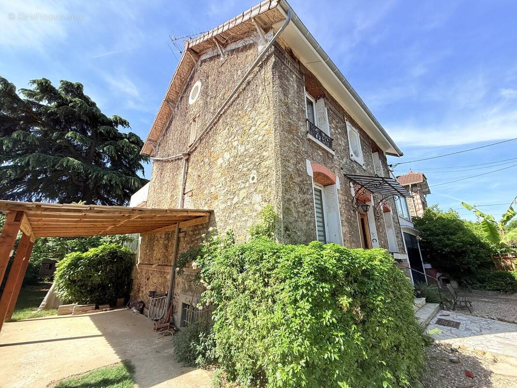 Maison à VILLENEUVE-LE-ROI