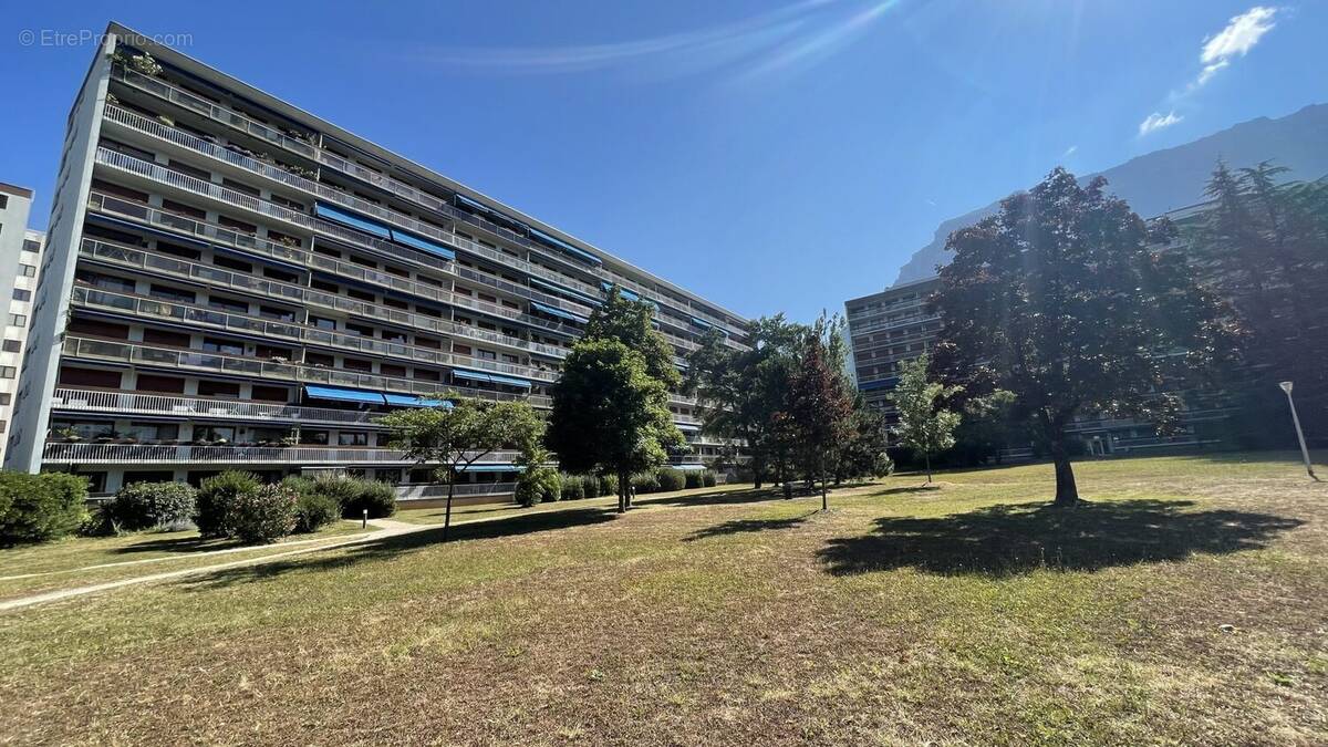 Appartement à SAINT-EGREVE