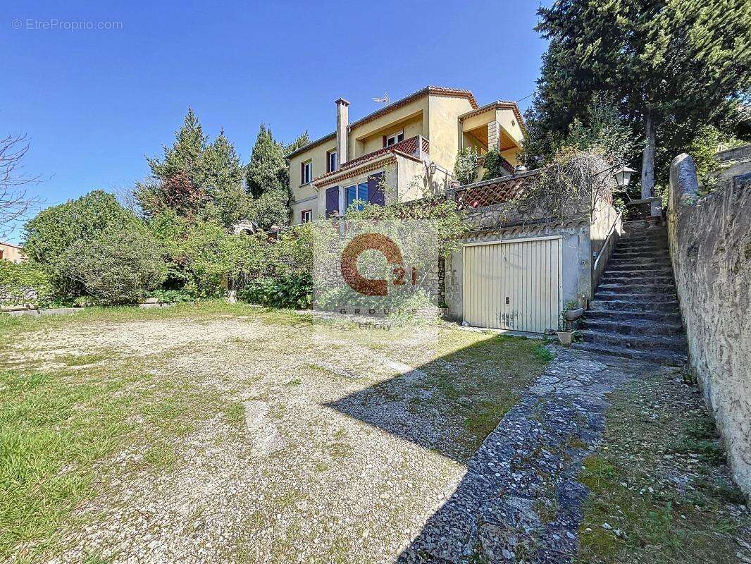 Maison à BOLLENE