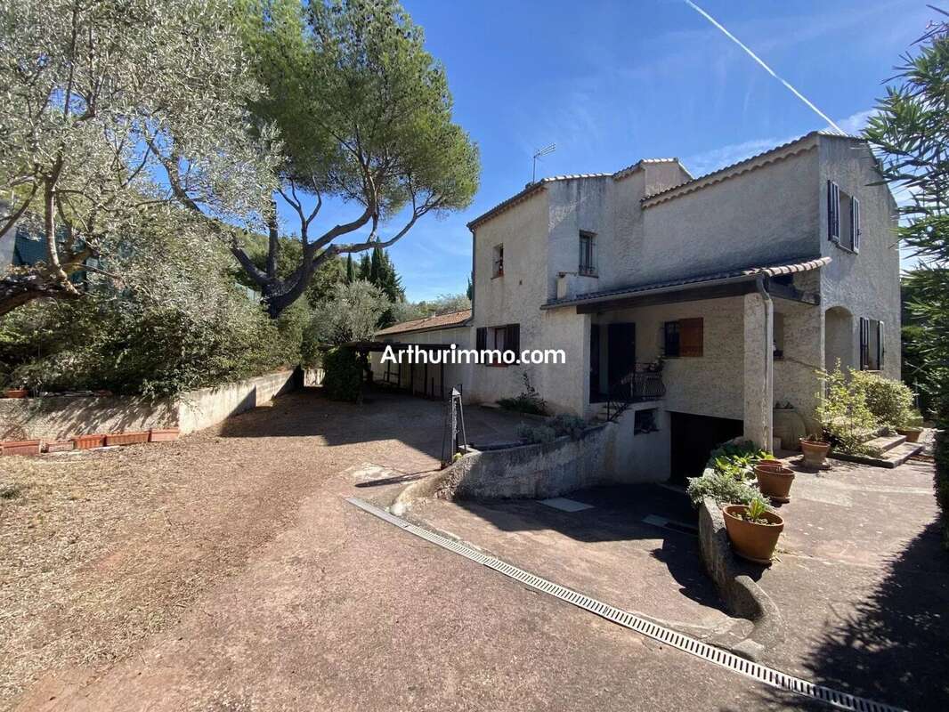 Maison à LA MOTTE