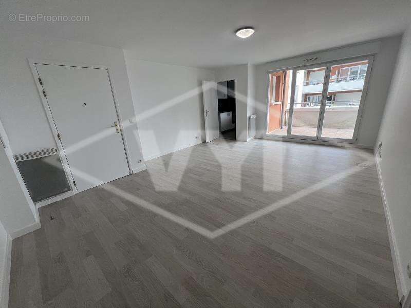 Appartement à COMBS-LA-VILLE