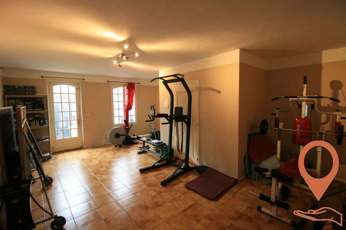 SALLE DE SPORTS - Maison à CERNOY-EN-BERRY