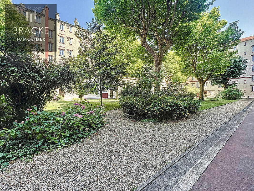 Appartement à COURBEVOIE