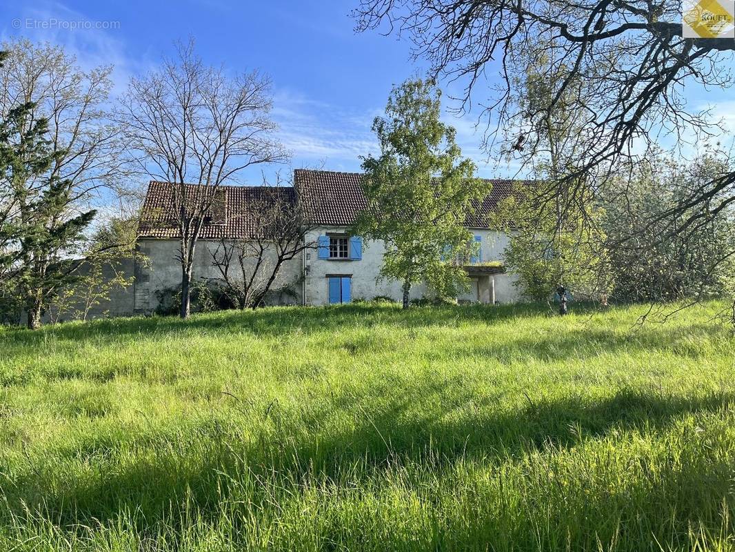 Maison à YZEURES-SUR-CREUSE