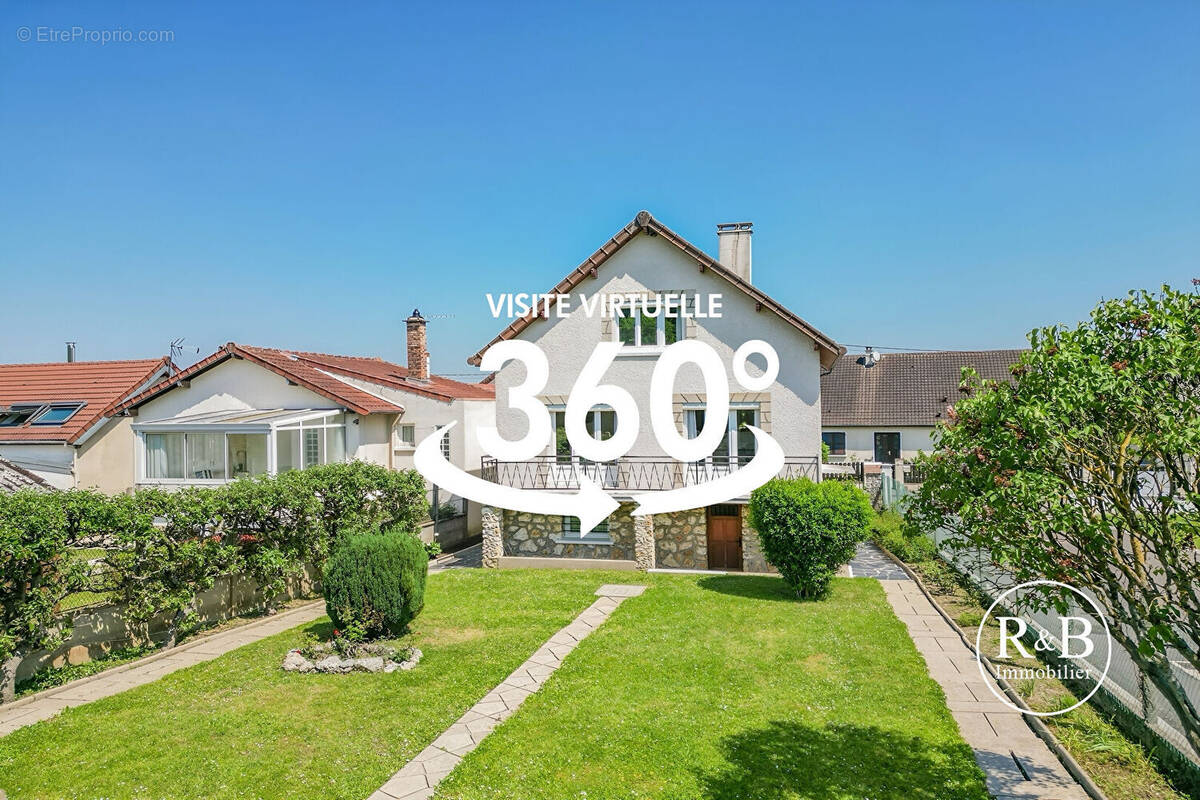 Maison à LES CLAYES-SOUS-BOIS