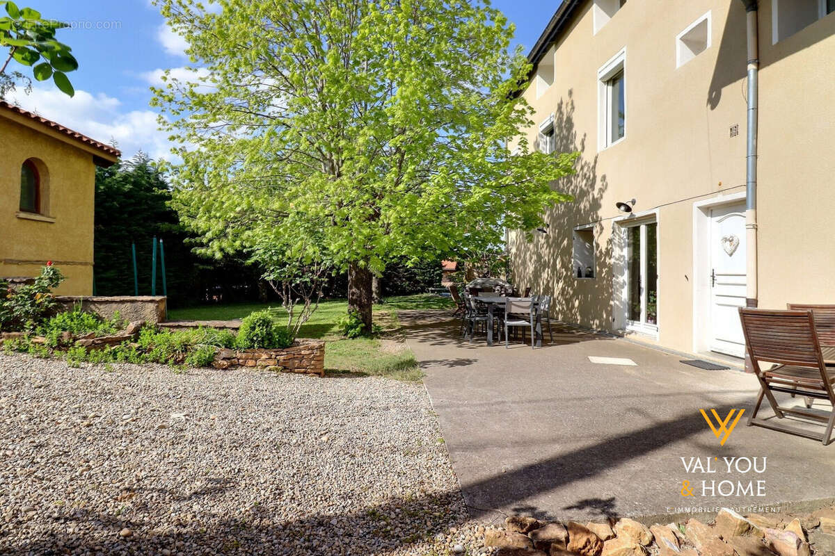Appartement à SAINT-GENIS-LAVAL