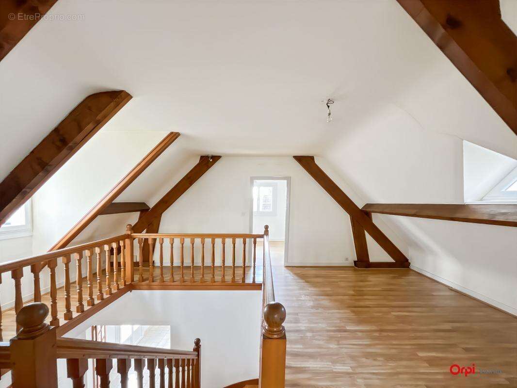 Maison à SAINT-PRYVE-SAINT-MESMIN