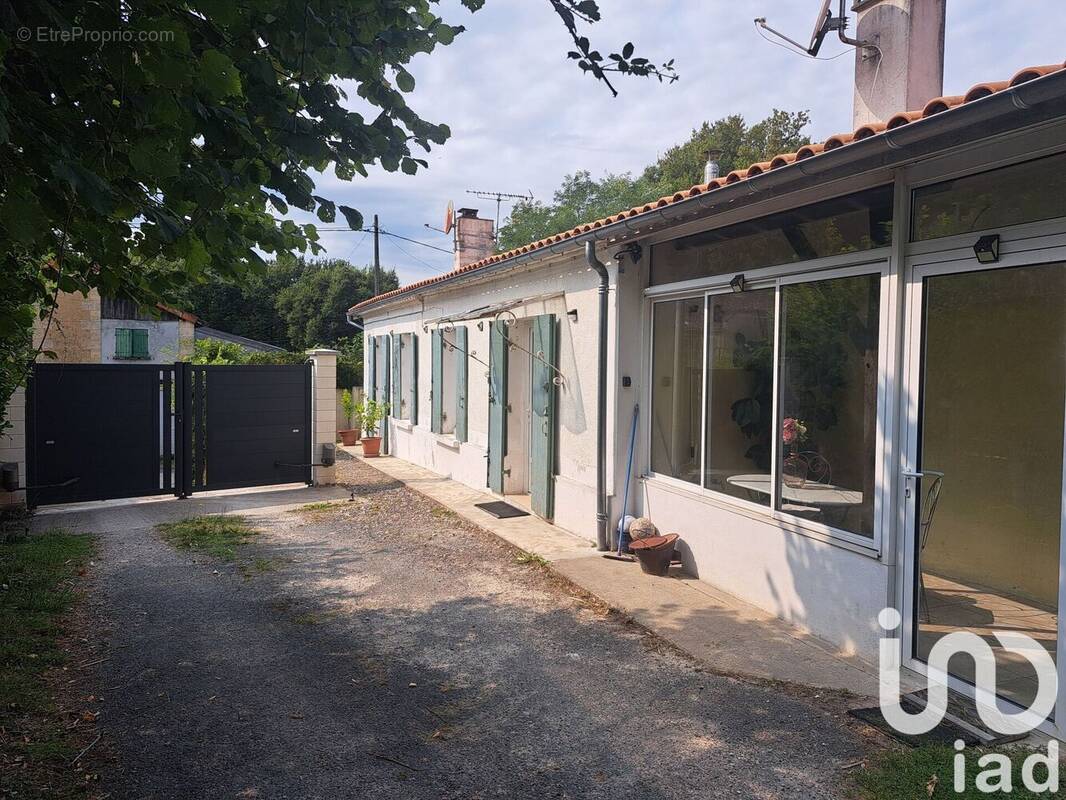 Photo 1 - Maison à BERSON