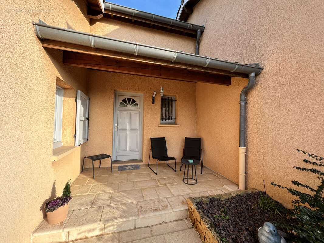 Maison à JASSANS-RIOTTIER
