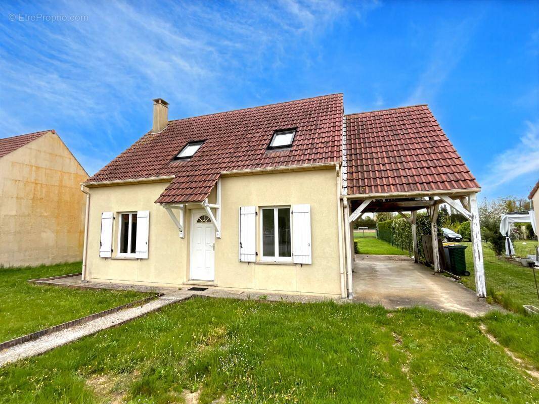 Maison à CREVECOEUR-LE-GRAND