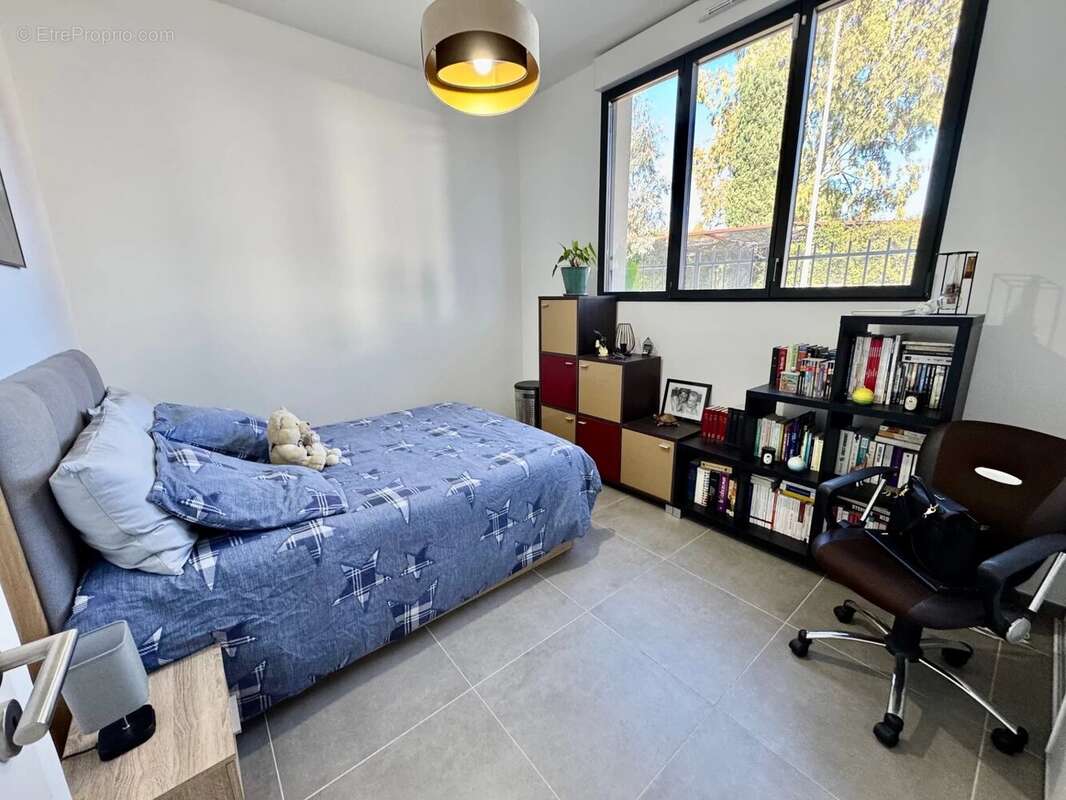 Appartement à VALLAURIS