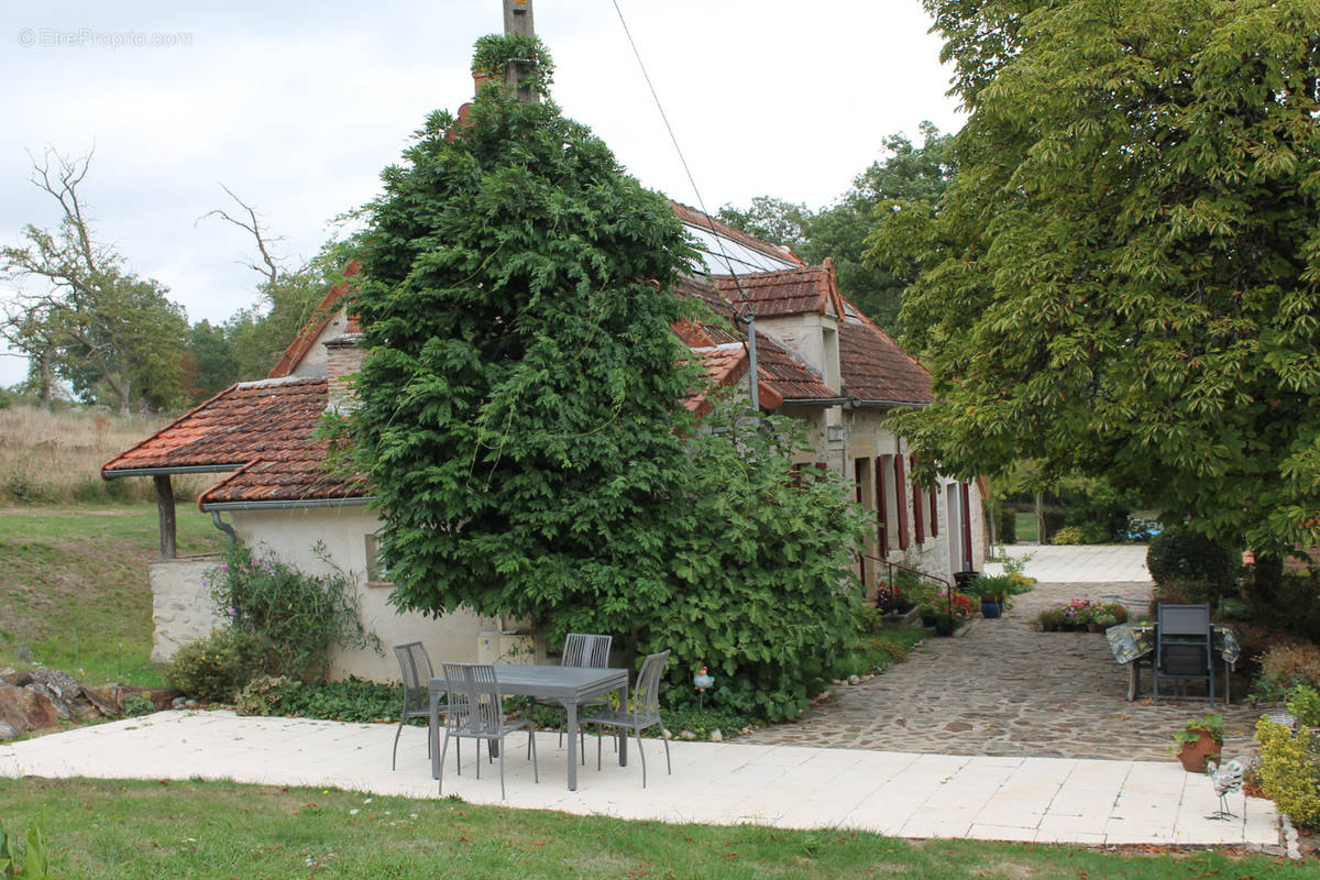 Maison à VICQ-EXEMPLET