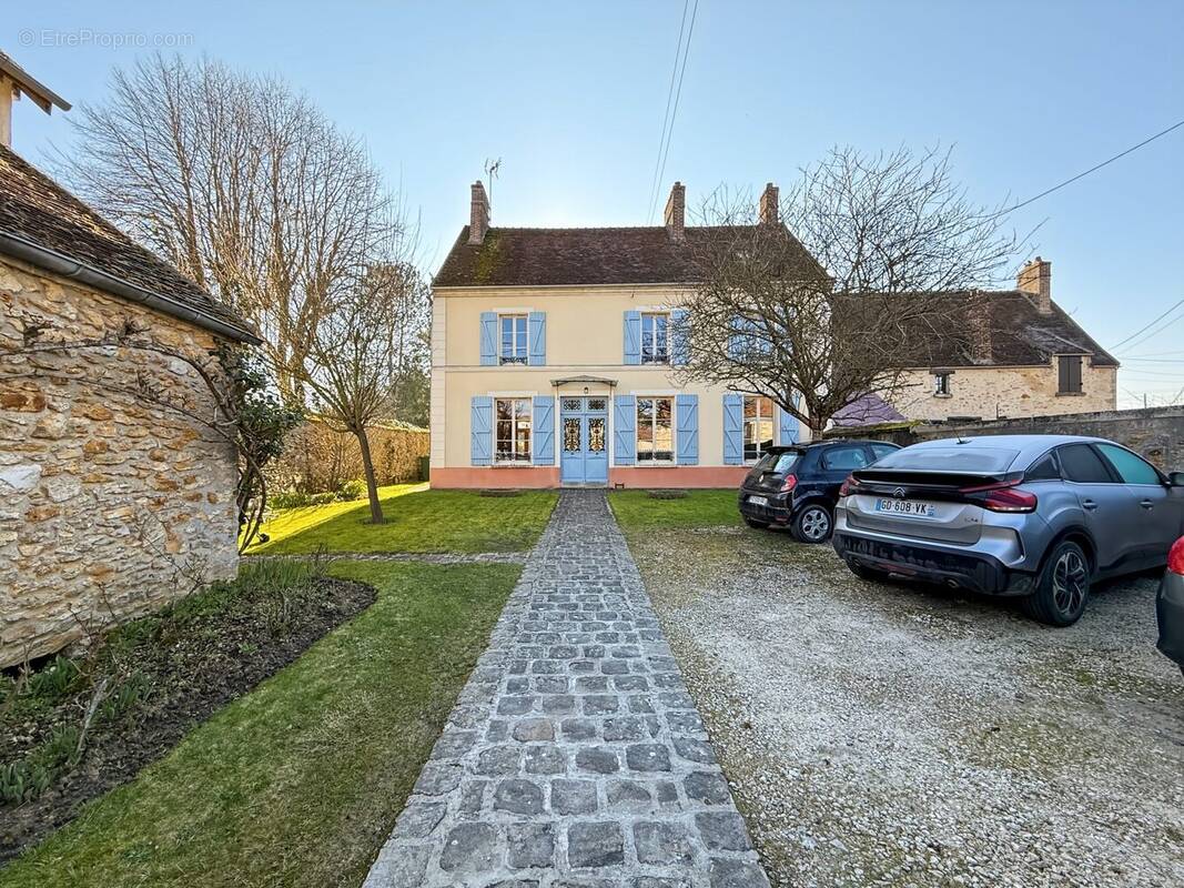 Maison à LUMIGNY-NESLES-ORMEAUX