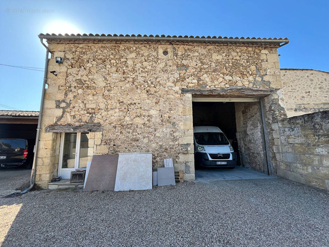 Autre à MOULIETS-ET-VILLEMARTIN