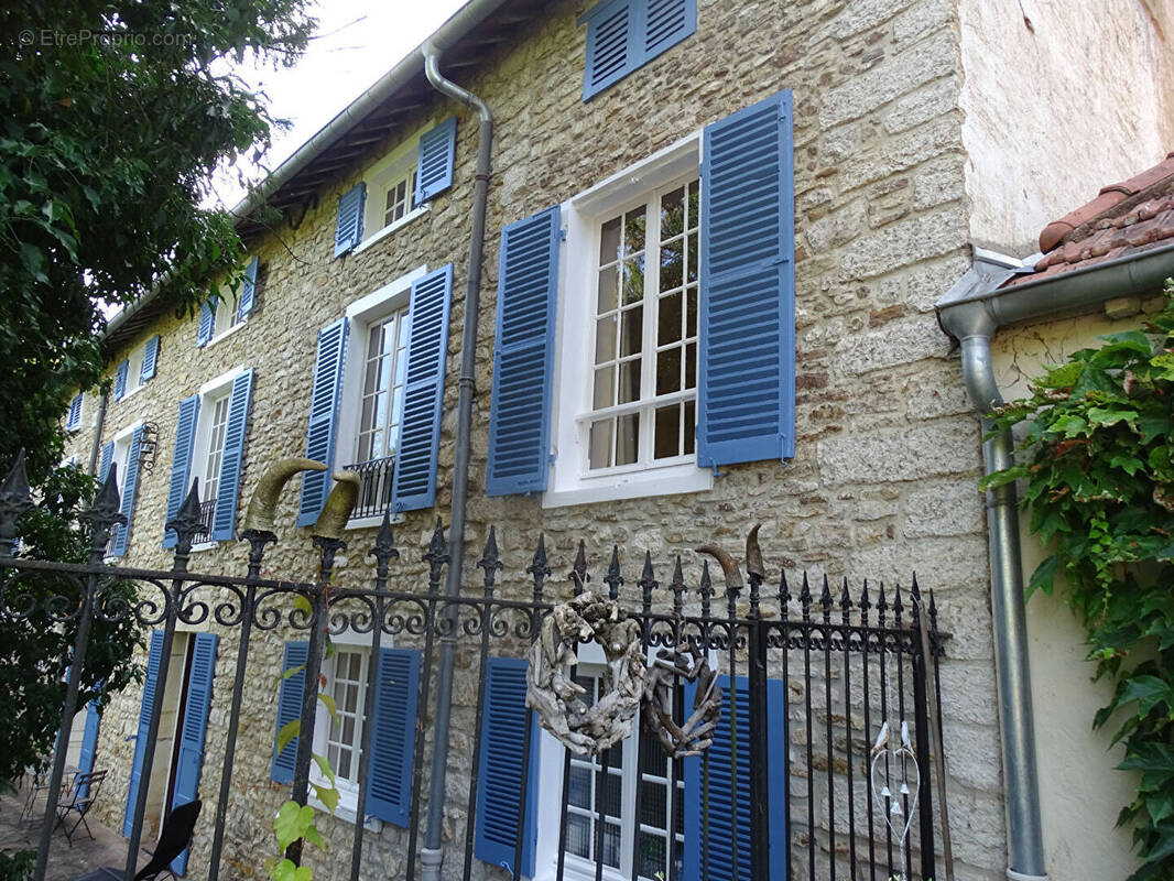 Autre à GRAY
