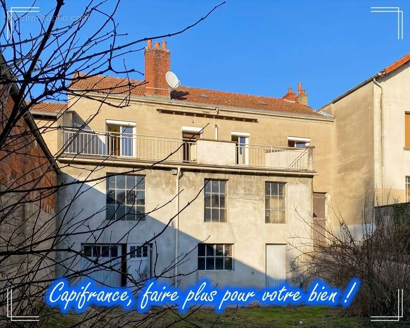 Maison à LA CLAYETTE