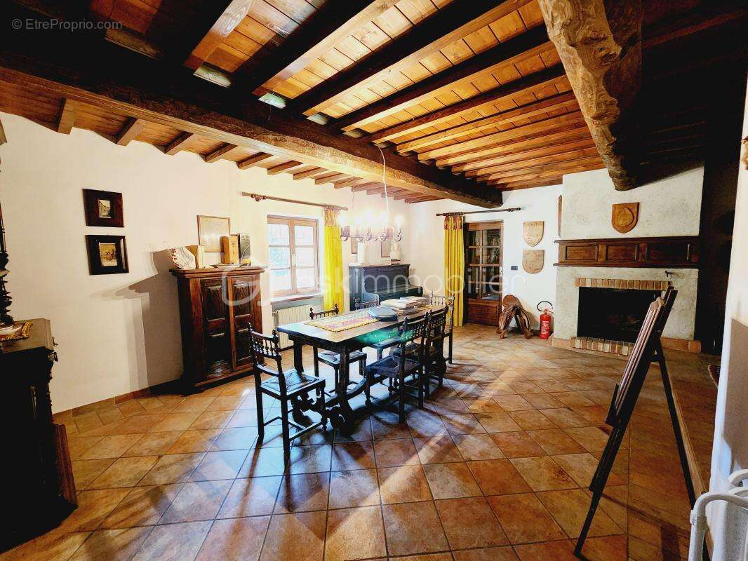 Maison à CUCURON