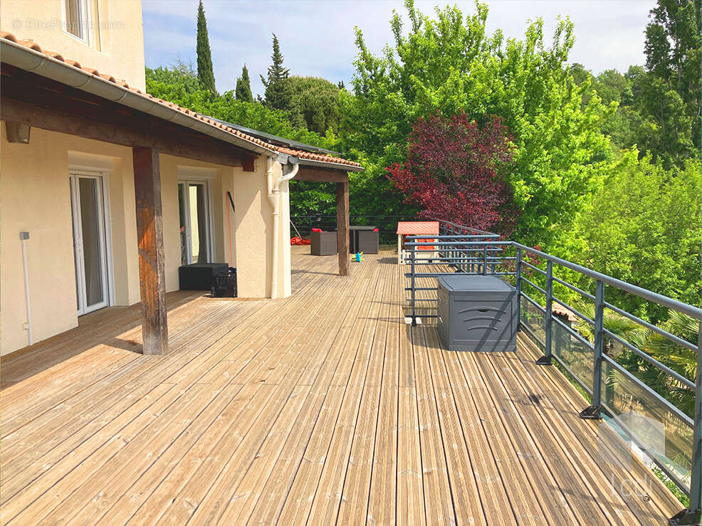 Maison à MONTELIMAR