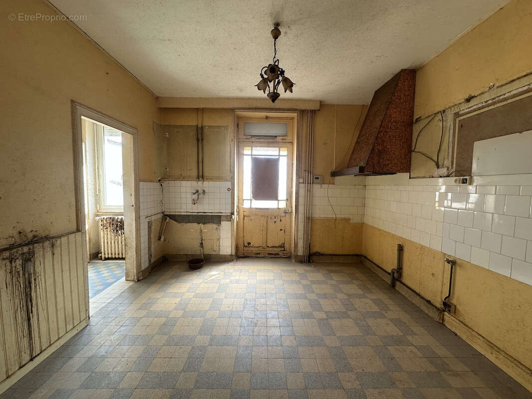 Maison à LA CLAYETTE