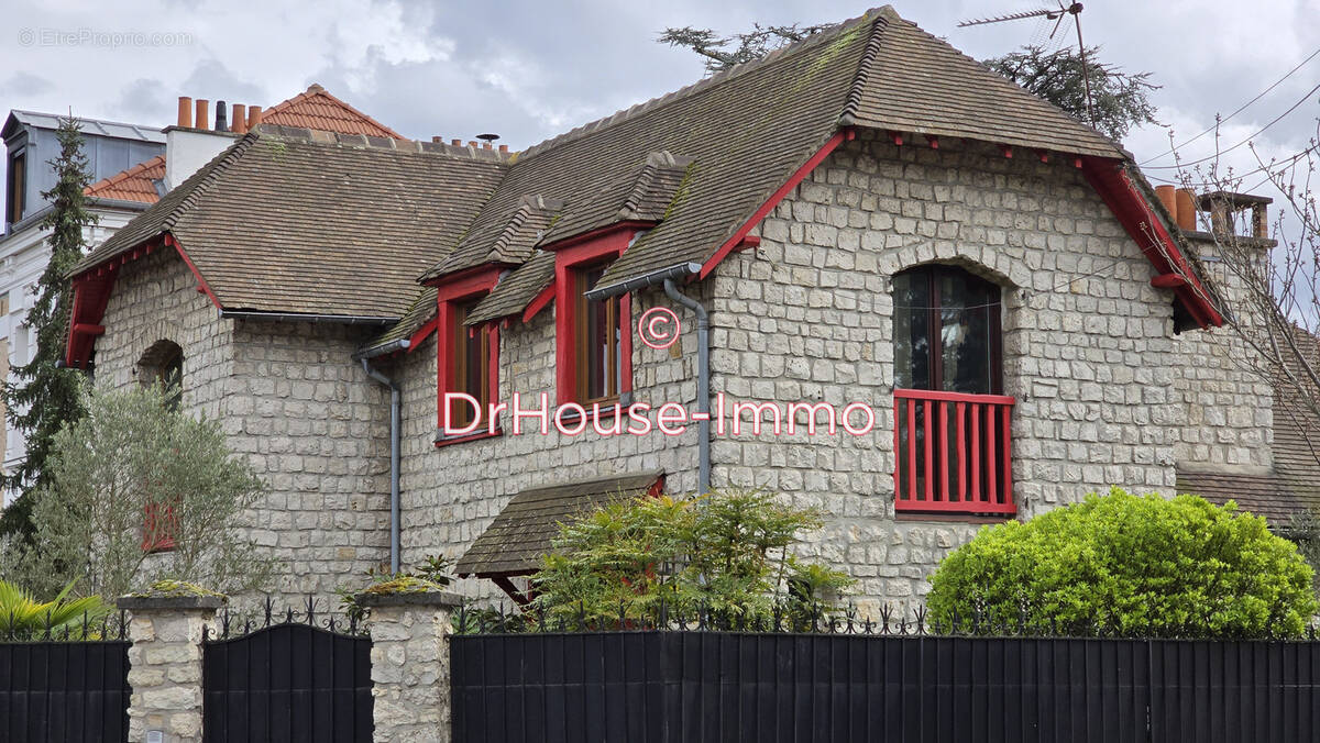 Maison à SAINT-MAUR-DES-FOSSES