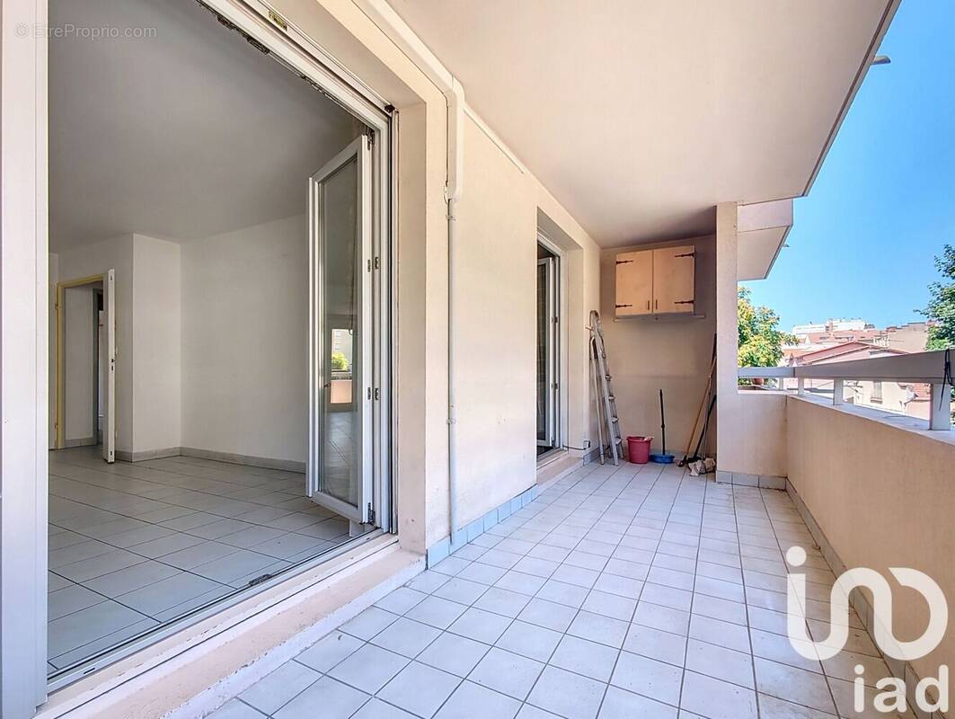 Photo 1 - Appartement à VILLEURBANNE