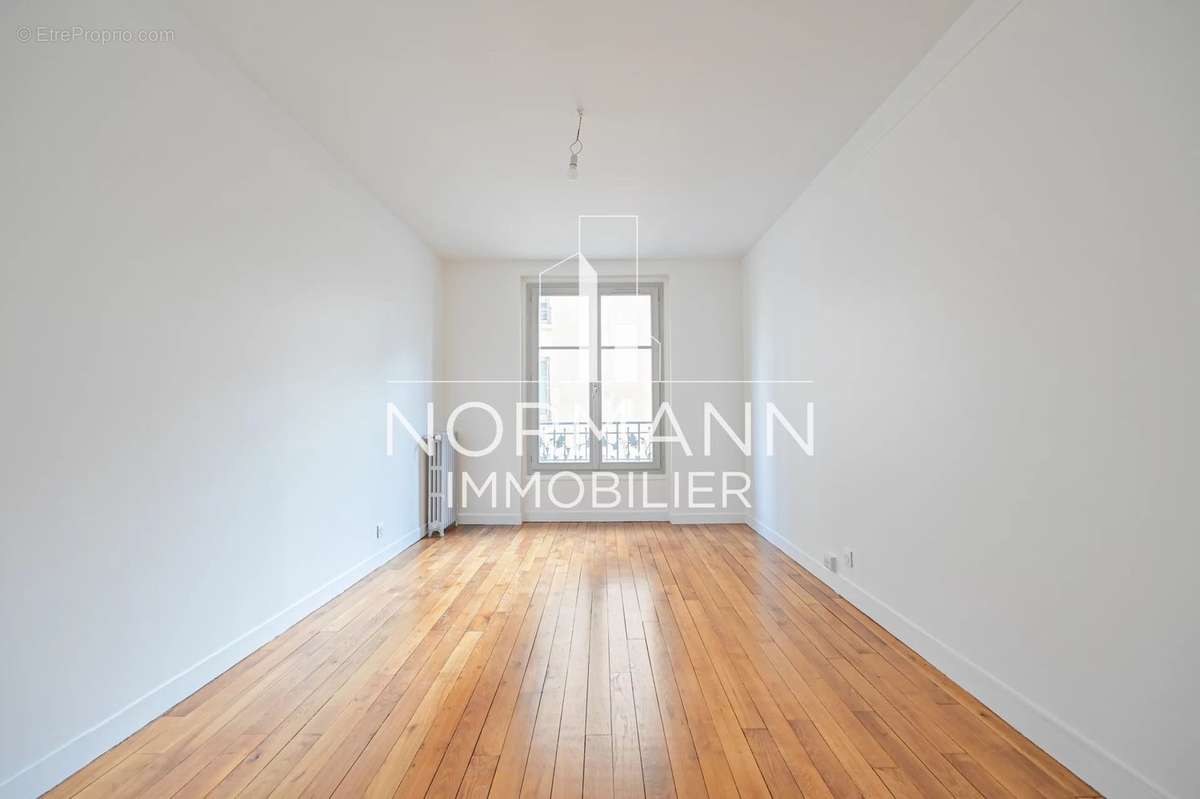 Appartement à PARIS-15E