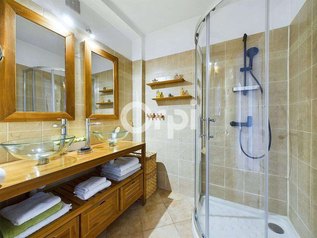 Appartement à MANDELIEU-LA-NAPOULE