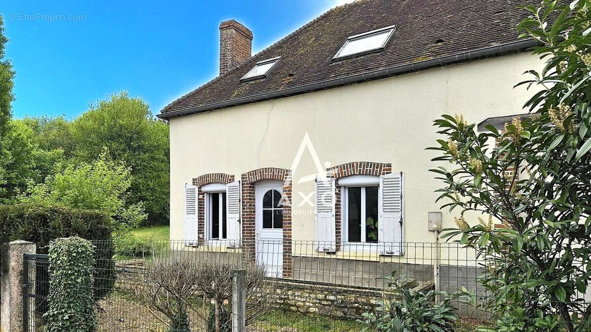 Maison à LA CHAPELLE-SAINT-SEPULCRE