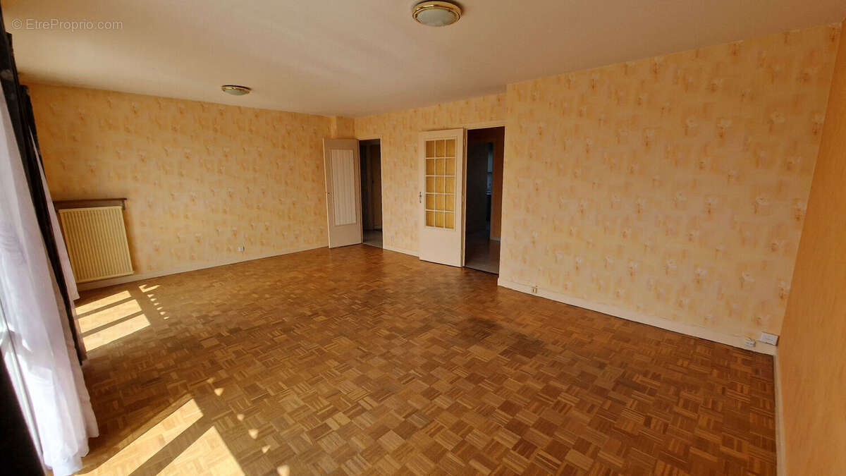 Appartement à CRAPONNE