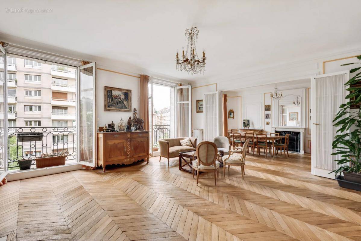 Appartement à PARIS-11E