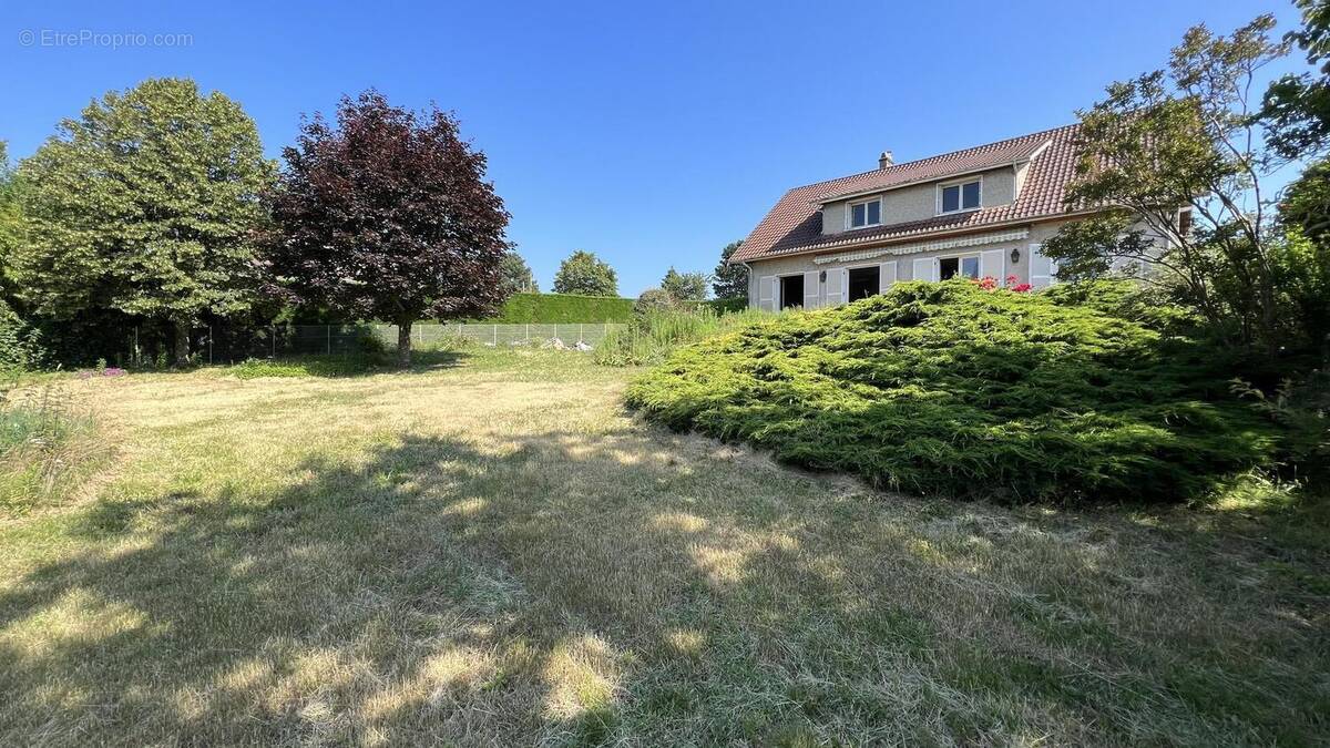 Photo 1 - Maison à LA TOUR-DE-SALVAGNY