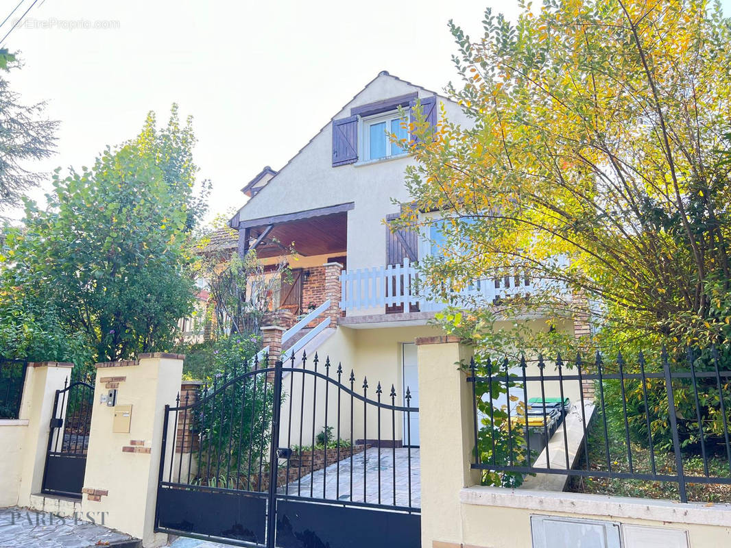 Maison à CLAYE-SOUILLY