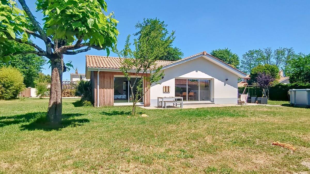 Maison à LE TAILLAN-MEDOC