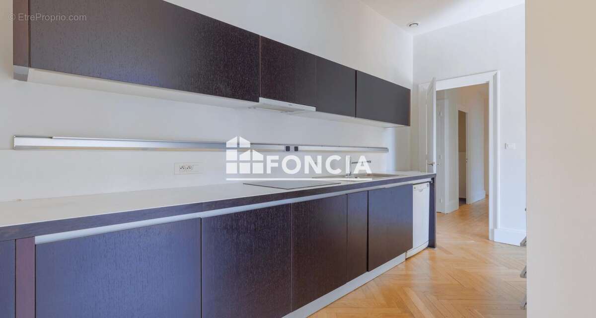 Appartement à LYON-6E
