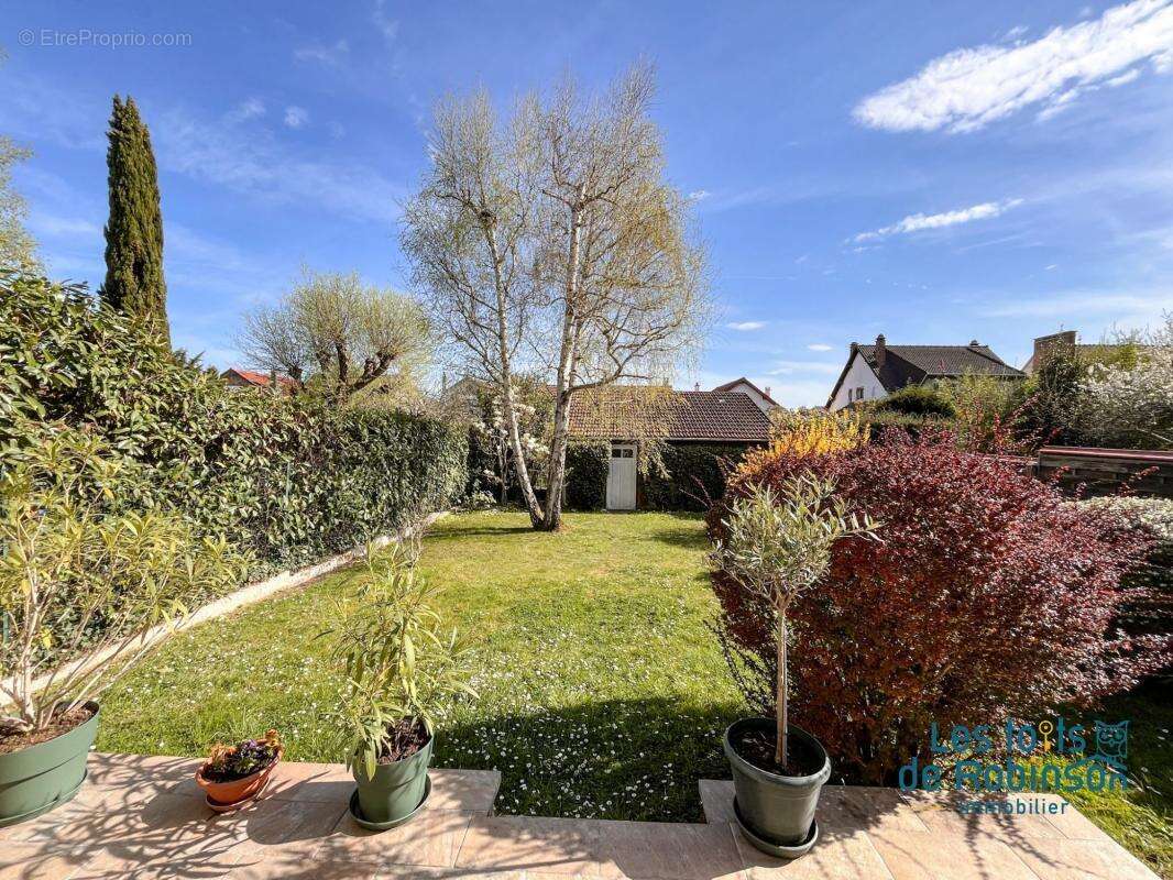 Maison à VERRIERES-LE-BUISSON