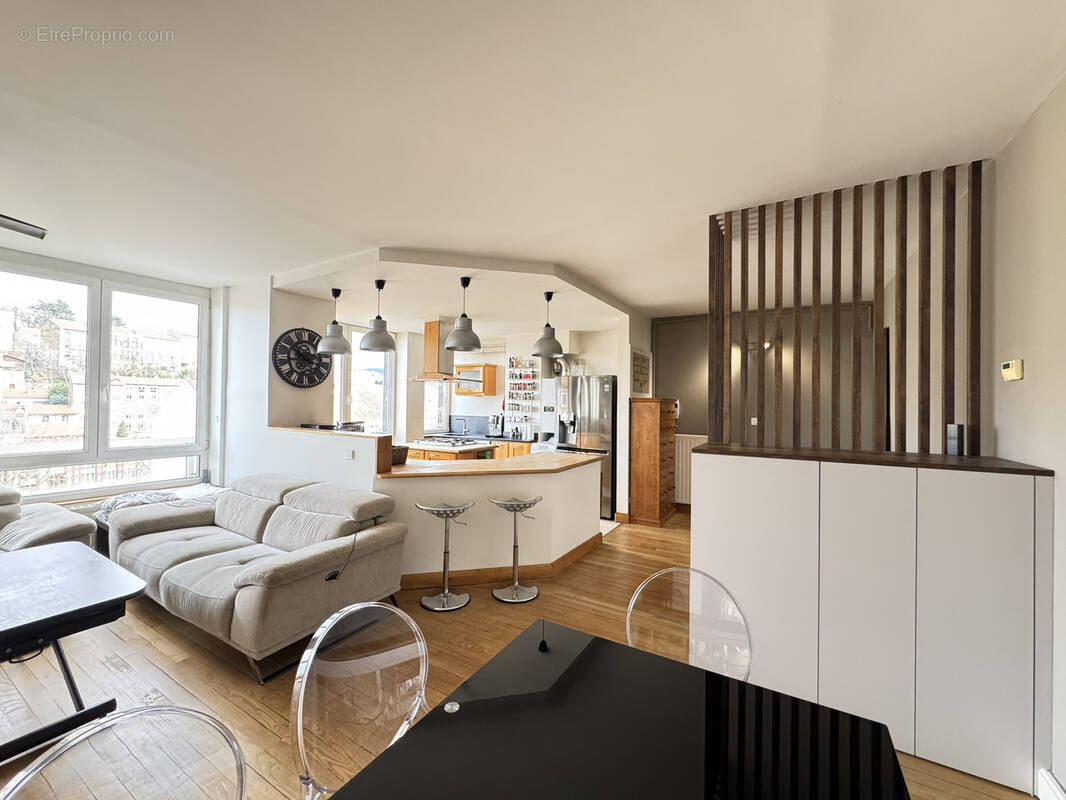 Appartement à SAINT-ETIENNE