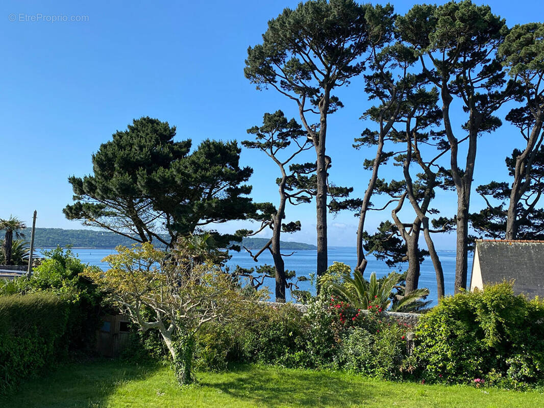 Maison à LE RELECQ-KERHUON