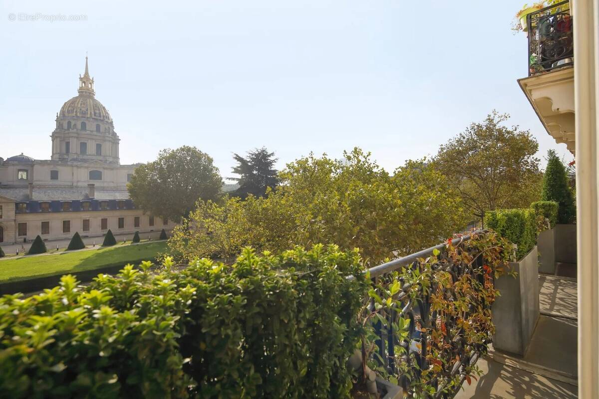 Appartement à PARIS-7E