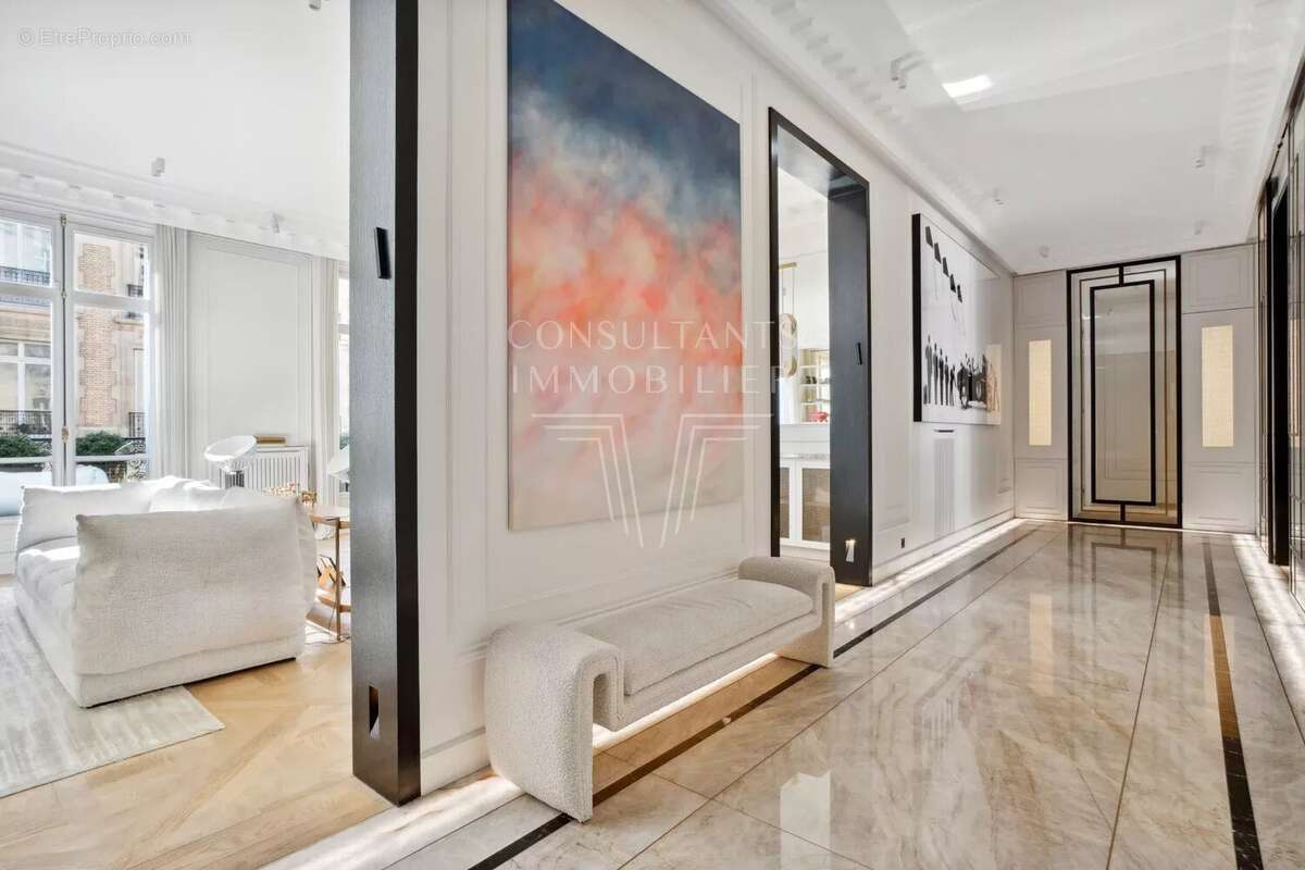 Appartement à PARIS-16E