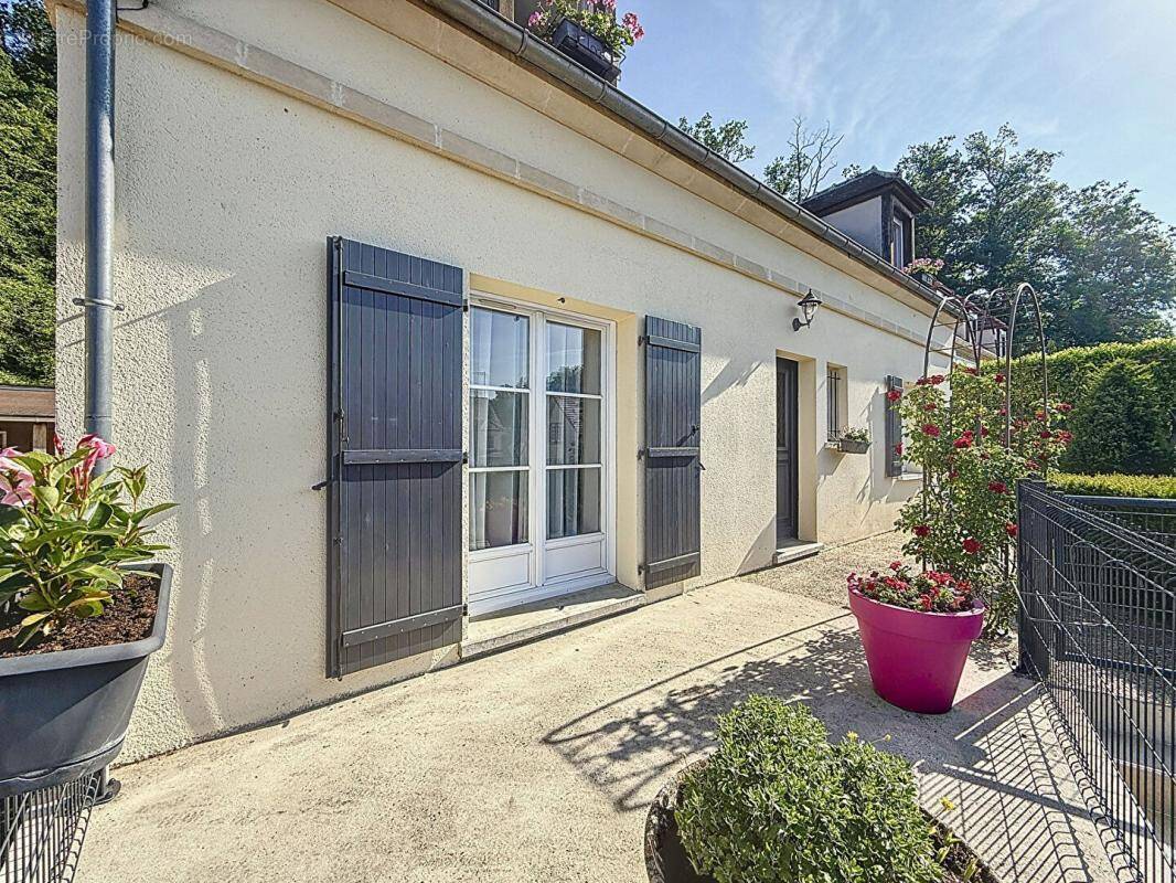 Maison à VERNEUIL-EN-HALATTE