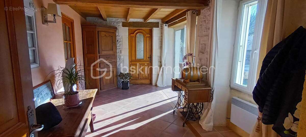 Maison à SEGONZAC