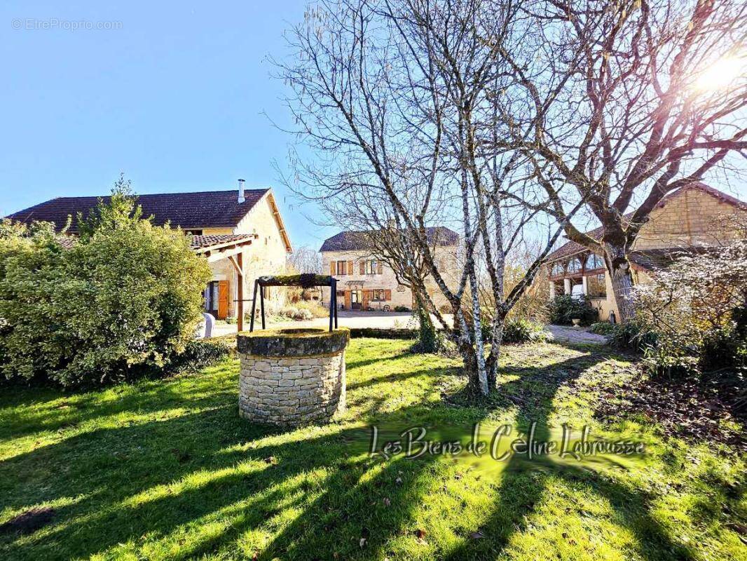 Maison à LA CHAPELLE-AUBAREIL